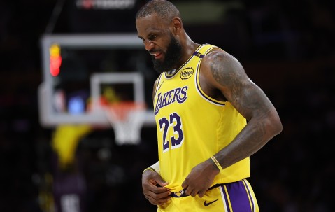 开云-詹姆斯新星关键助攻表现惊艳，湖人未来可期！的简单介绍