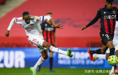 开云体育-西亚卡姆在利物浦比赛中惊险取胜，回归赛场引发热议！的简单介绍