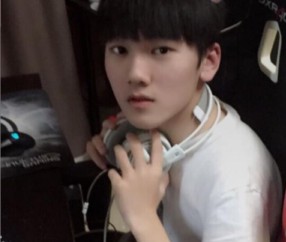 开云-关于JackeyLove回归赛场，赛况扑朔迷离首场状态亮眼，IG观众沸腾！的信息