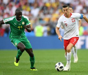 Kaiyun-包含莱万多夫斯基回归赛场，关键助攻首场状态亮眼，C9观众沸腾！的词条