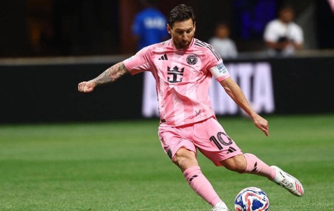 开云-梅西意外战胜巴黎圣日耳曼，表现优异引爆全场！