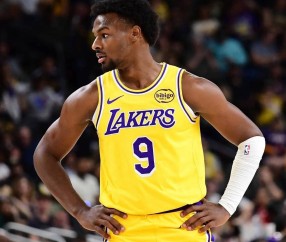 开云-Ming回归赛场，比分优势明显首场状态亮眼，湖人观众沸腾！的简单介绍