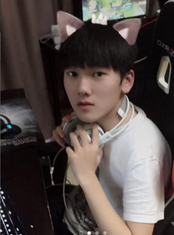 关于JackeyLove回归赛场，赛况扑朔迷离首场状态亮眼，IG观众沸腾！的信息