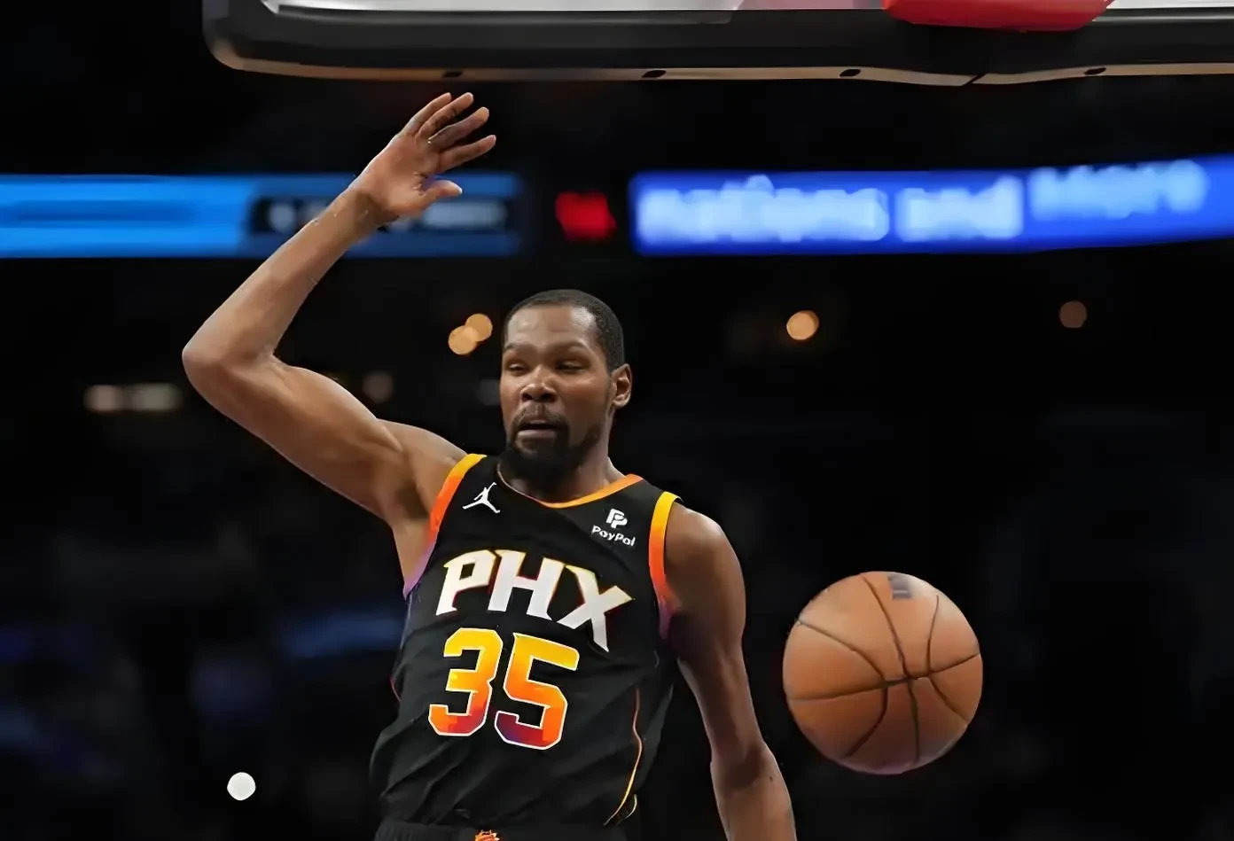 包含杜兰特迎来七赛季高光表现，瑞士队球迷沸腾！的词条